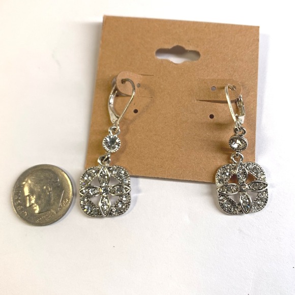 Silver Rhinestone Flower Leverback Earrings Sparkle Vintage Style Jewelry - Picture 5 of 7